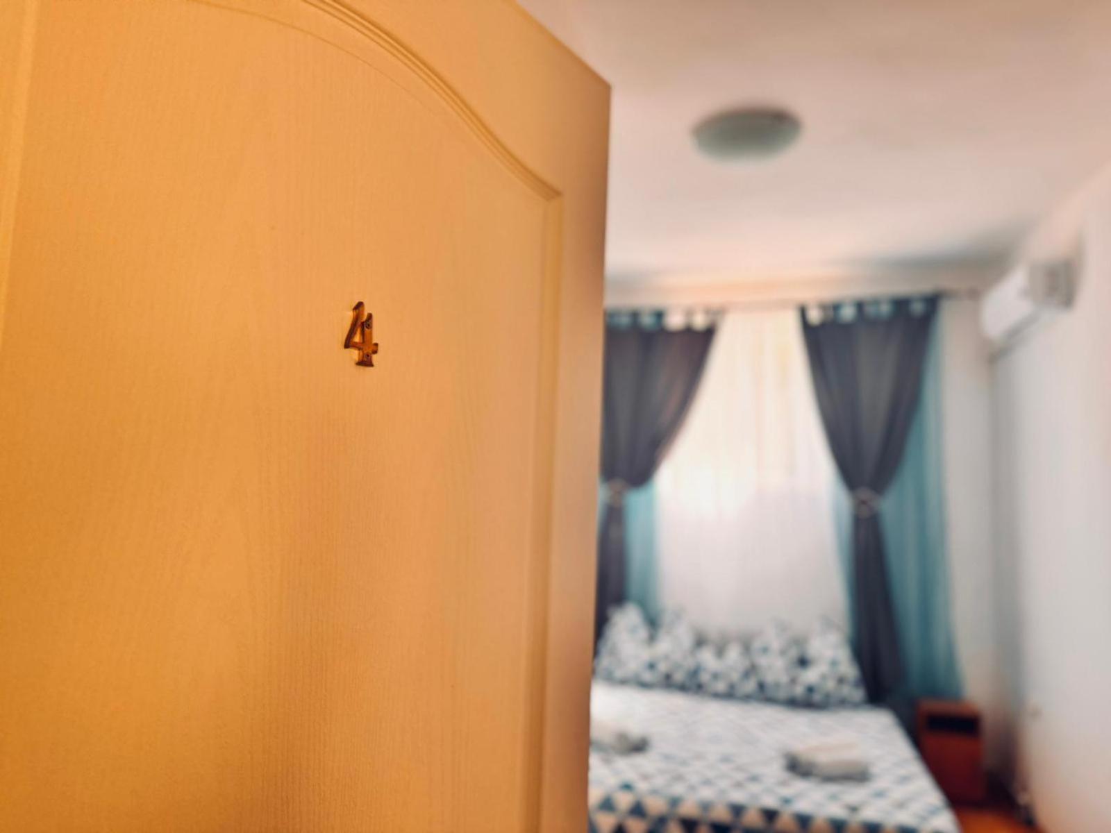 Pensiunea Schwartzy Hotel Mako Bagian luar foto